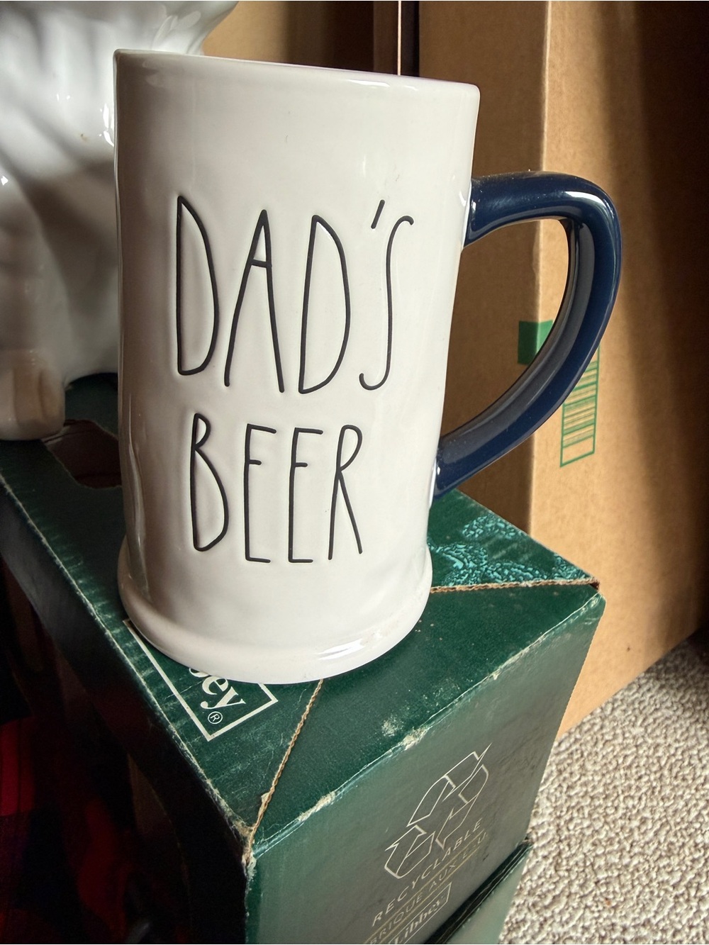 Rae Dunn Dad's Beer White Ceramic beer Mug with Navy Handle, in new condition